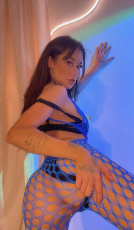 karleaxoxo perfect model photos