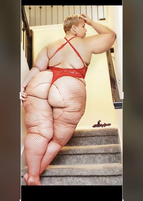 RedThunderThighz art star pictures