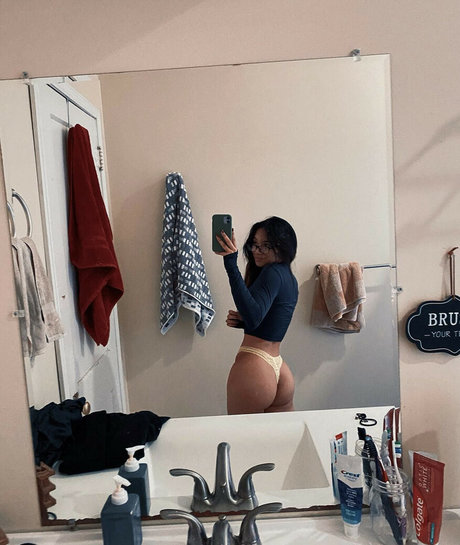 curvy shemale onlyfans sexy nudes pics