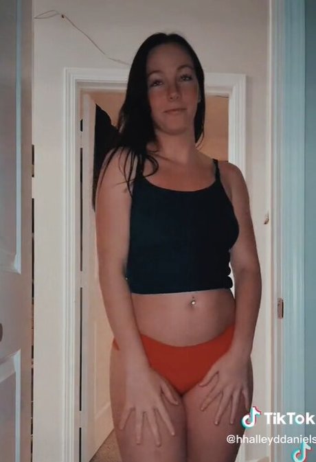 Halley Daniels nudes model pictures