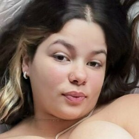 ihearttrenityy hot actress image