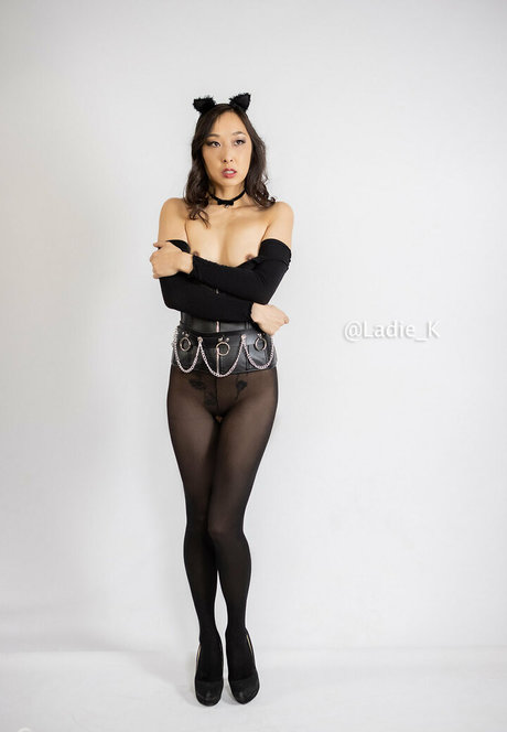 ladie k model art gallery