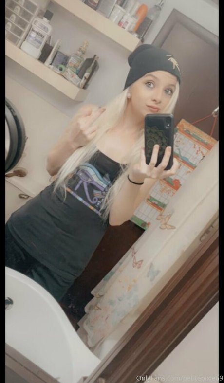 petitepixie69 pornstar nude pic
