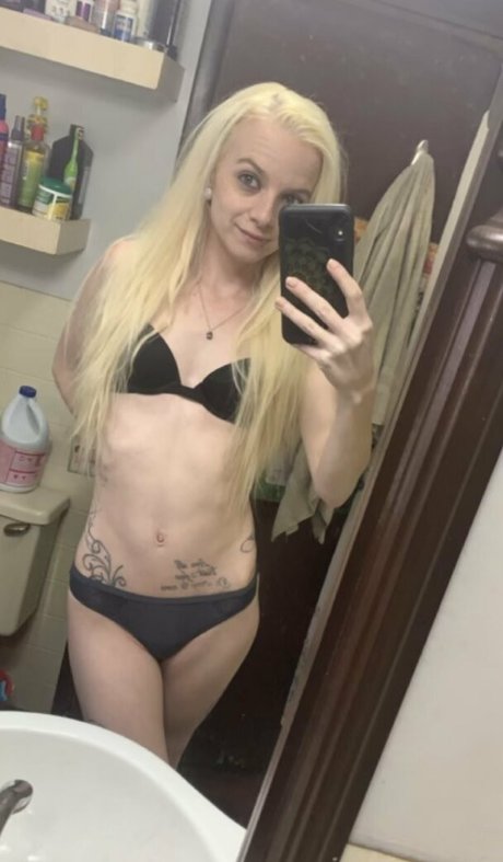 petitepixie69 pornstar adult pic