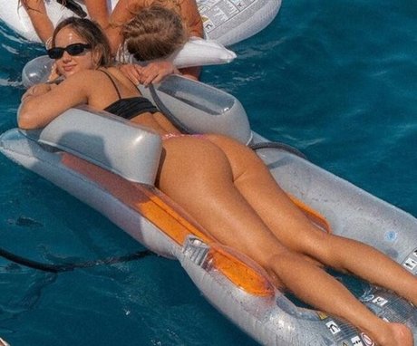 Bela Fernandez adult model gallery