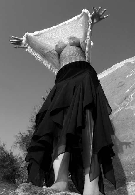 Modeladventurer star nude images