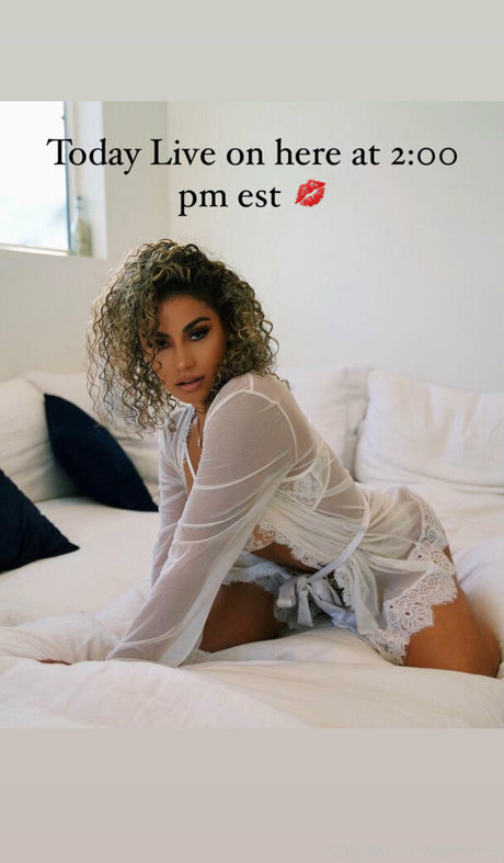 jaderamey star sexy photos