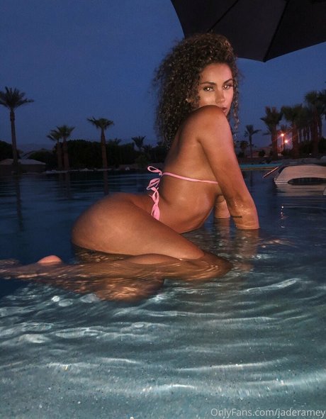 jaderamey model hot image