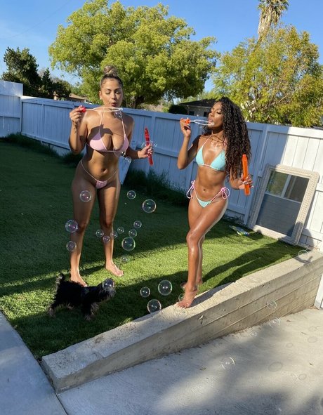 female popular onlyfans adult photo