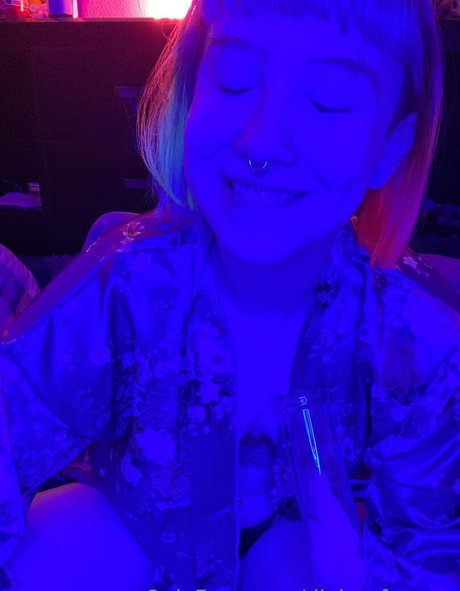 25 onlyfans nude image