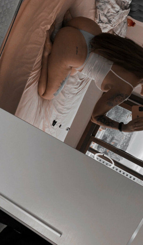 transsexual onlyfans naked photo