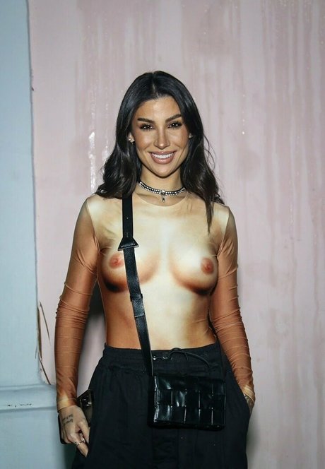 Bianca Andrade nude model img