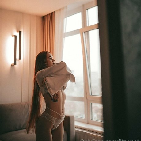 fitsweet sexy pornstar pic