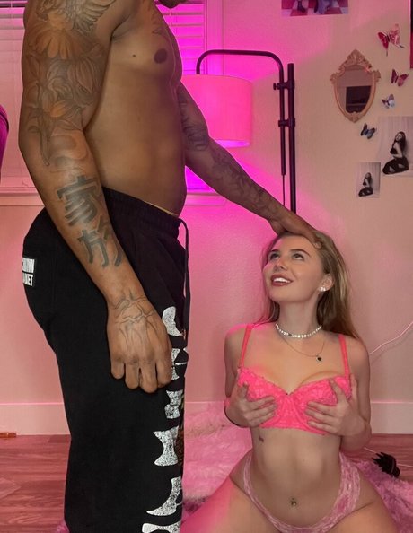 Cecily Demille beautiful star img