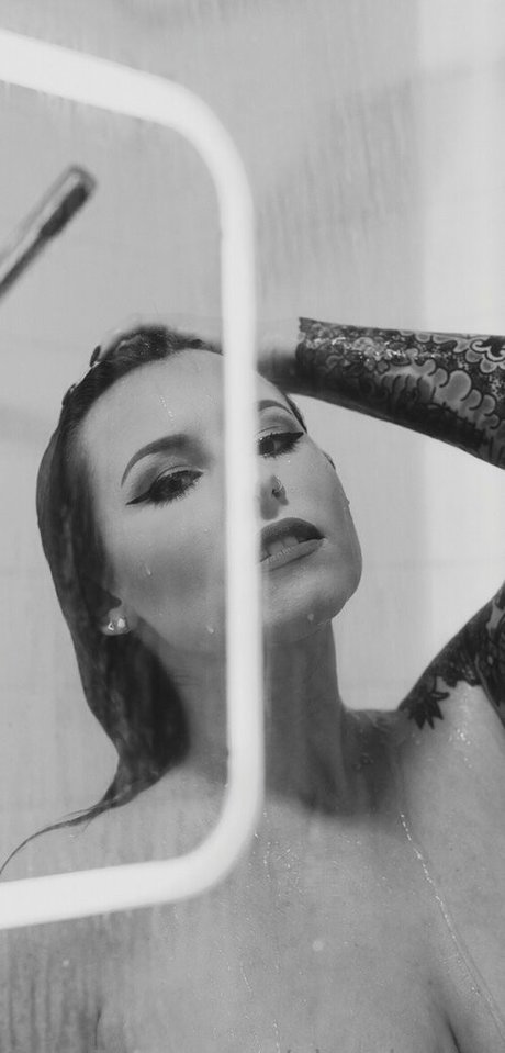 SimplyUncovered perfect pornstar archive