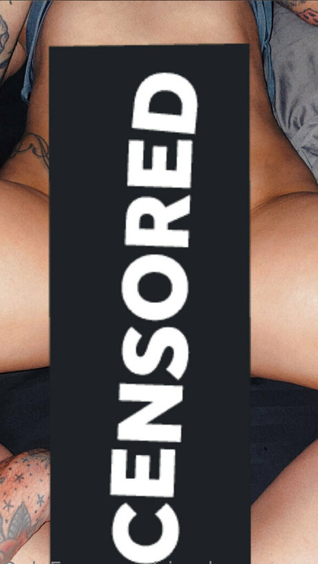 SimplyUncovered exclusive star archive