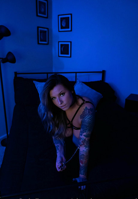 SimplyUncovered free model image