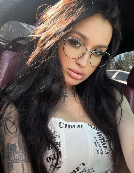 curvy kitty onlyfans beautiful naked pictures