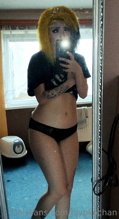 famous nude onlyfans xxx photo