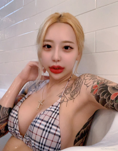 Jee i queen_ model high quality images