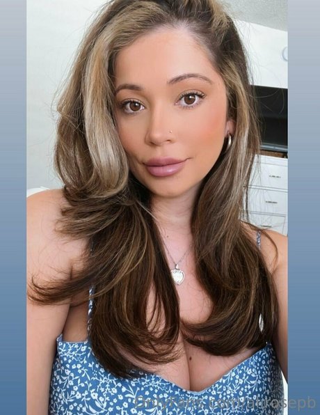 sucking tits onlyfans erotic galleries