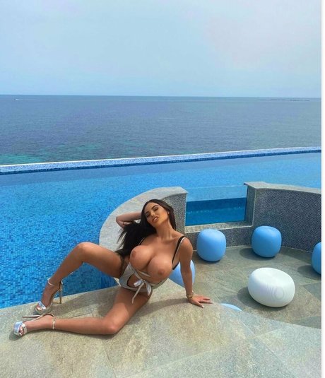 Paris Milan free star galleries