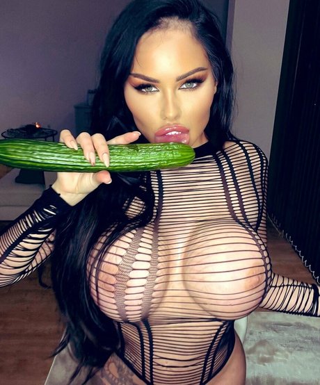 Paris Milan hot actress pics