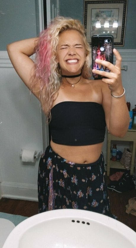 stepdaughter onlyfans nudes pictures