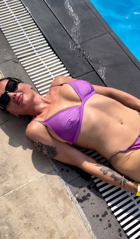 shemale handjob onlyfans art naked galleries