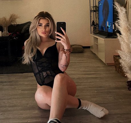 dildo onlyfans art naked image