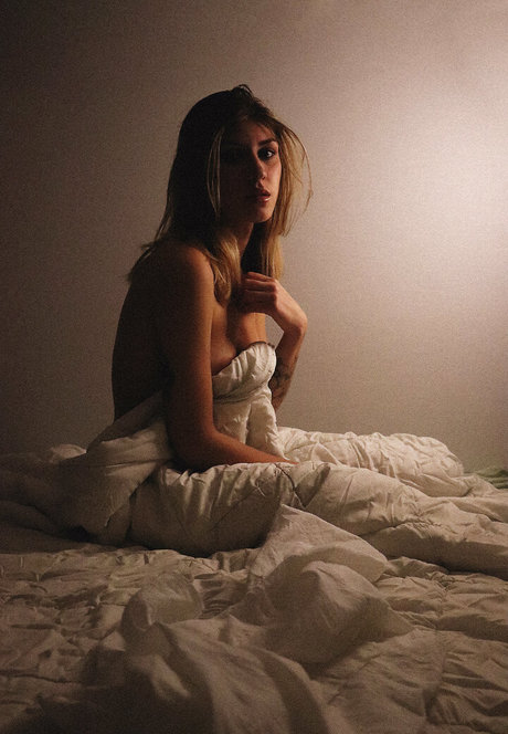 prettydommm exclusive star image