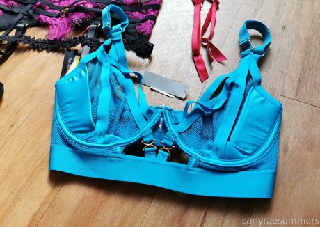 carlyraesummers perfect actress gallery