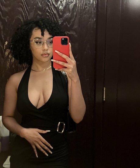 itsqueennovaa hd model photo