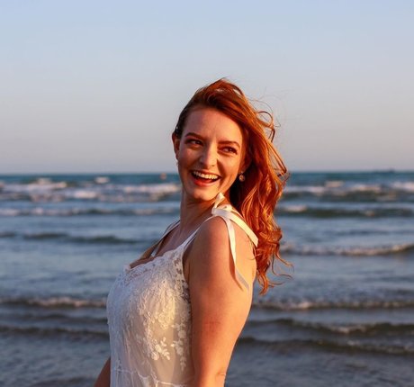 Dakota Blue Richards beautiful actress pic