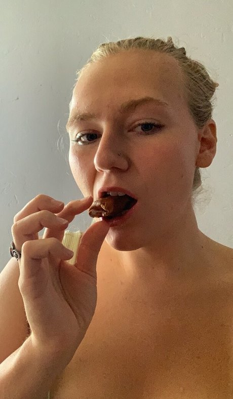 blondefeedee pornographic star pics