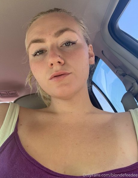 blondefeedee star erotic galleries