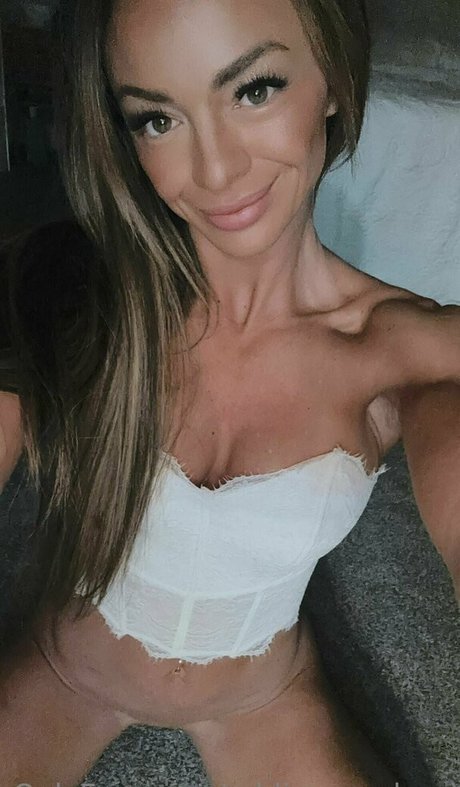 addisonxxxlynn erotic model pictures