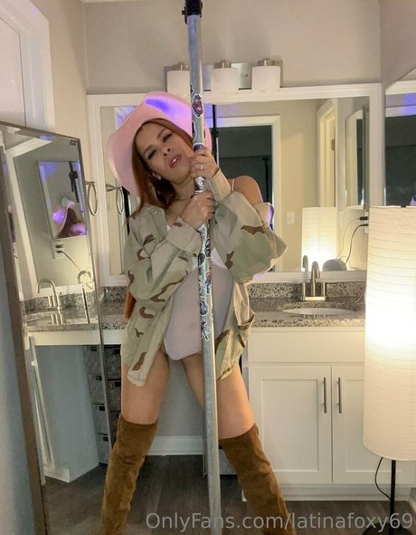 thick latina milf onlyfans pornographic images