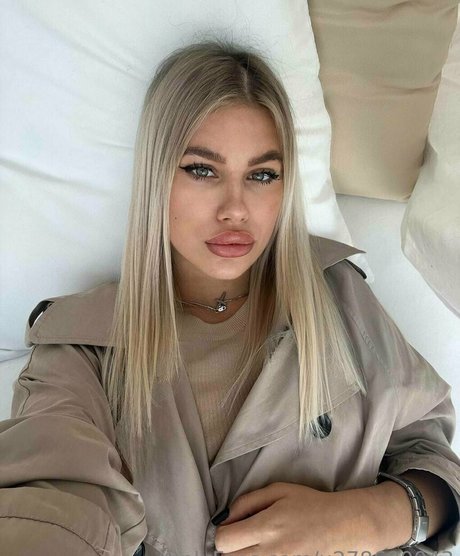 lesbian fingering onlyfans erotic images