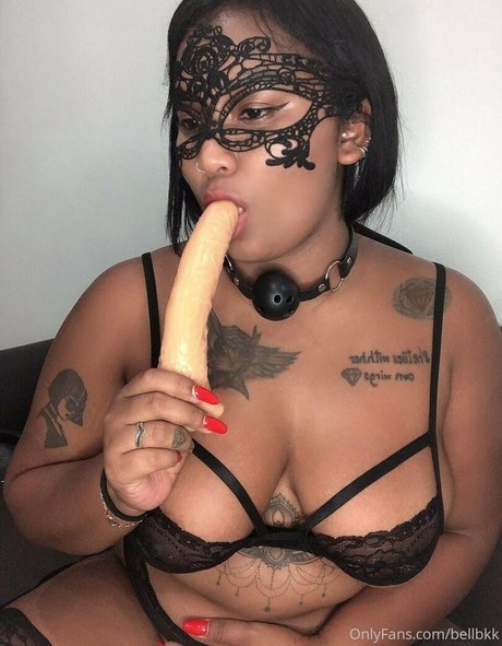 oporthaigirl model pic