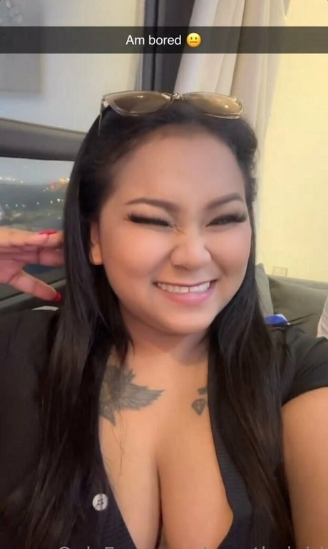 oporthaigirl nudes model pic