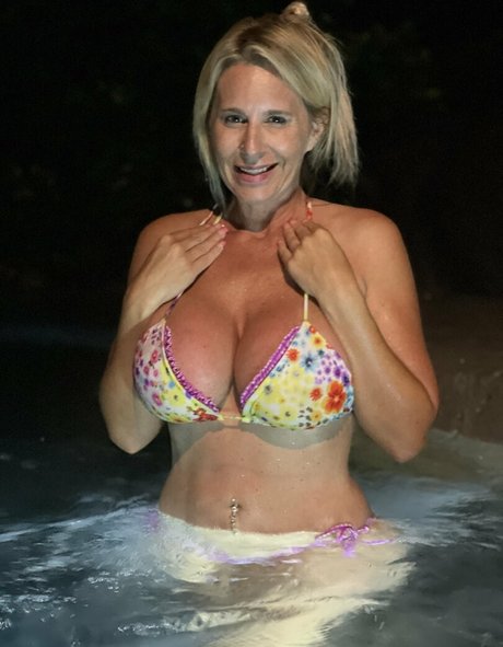 milfainsleedfree xxx star picture