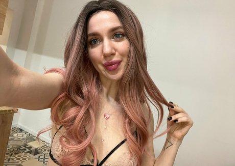 outlaw blonde hot actress pictures