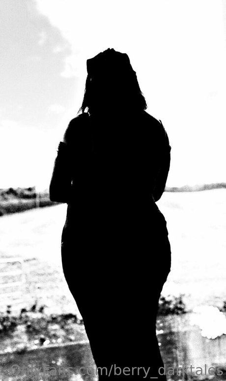 berry darktales xxx model picture