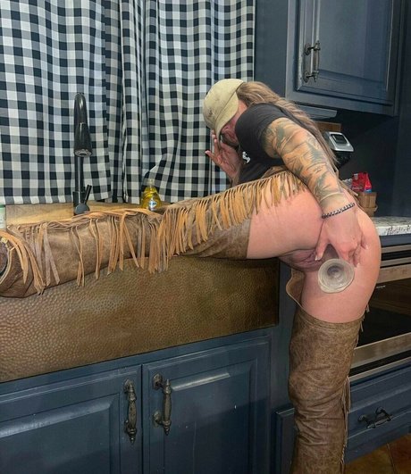 Countrybadasstay naked pornstar pictures