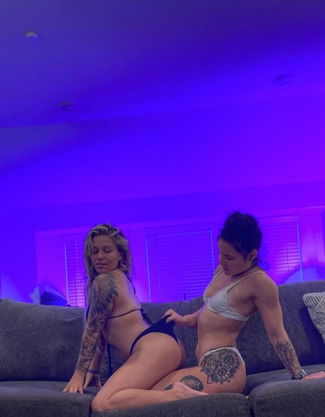 Countrybadasstay model xxx galleries