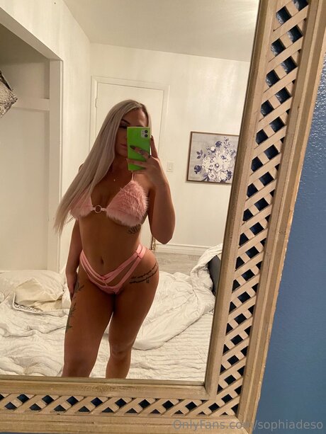 Sophiadeso model pretty img