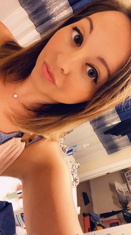 LoadsofLayla hd star picture