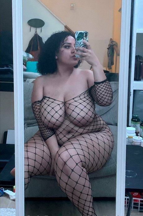 theolivebunny exclusive star photo