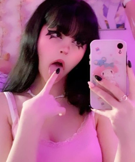 okay kylie xxx model image